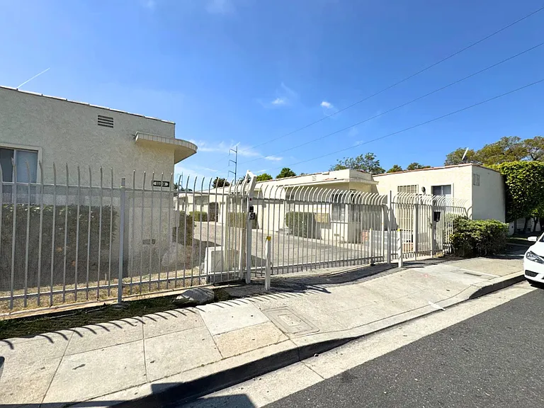 Centinela Apartments — Photo 7