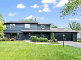 280 N Kingsway Dr, Aurora, IL 60506