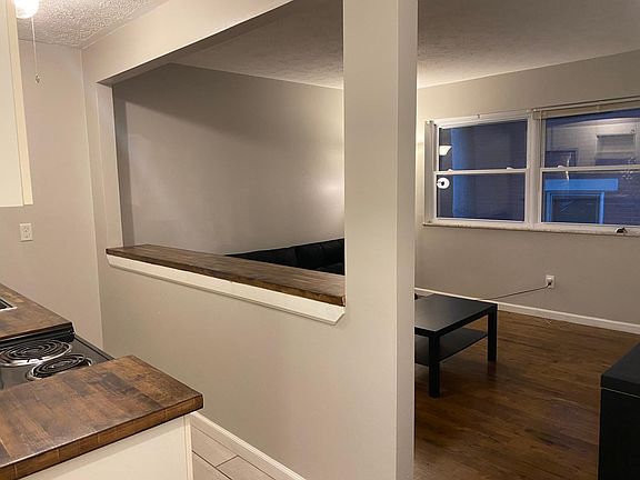 4th image of 2116 Kemper Ln #11