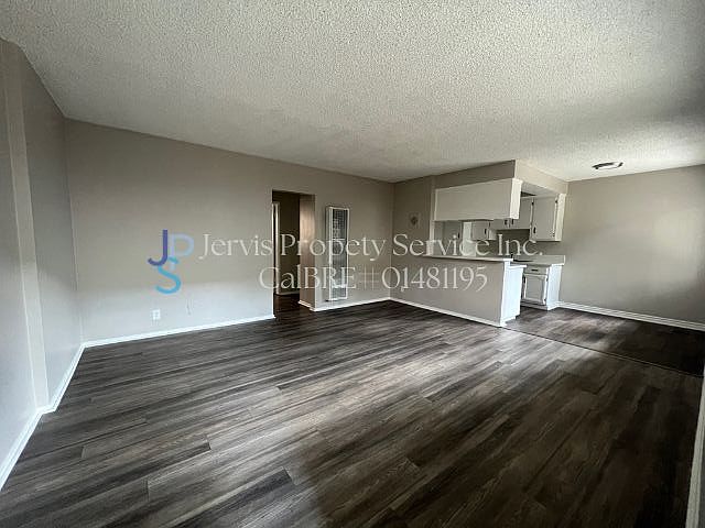 1st image of 7122 Seville Ave