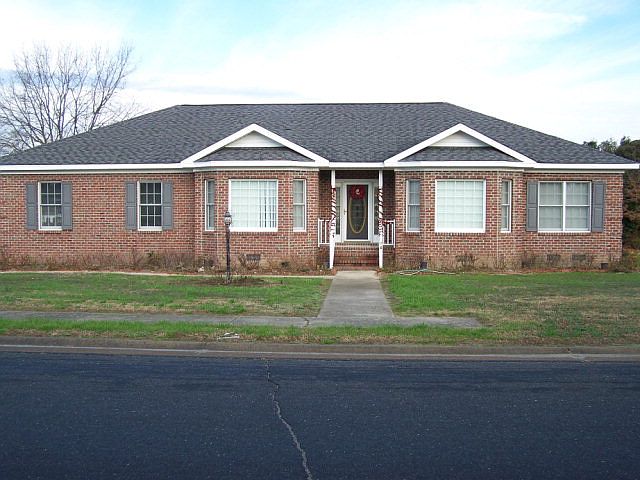 1st image of 105 Ryan Blvd