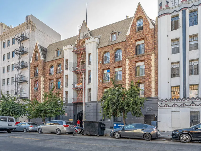 751 Normandie Ave #403 — Photo 3