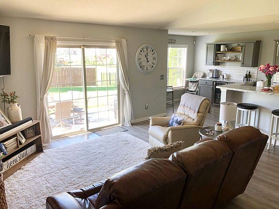 3rd image of 25922 Rolling Hills Dr