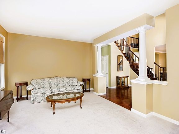 3rd image of 2 Northridge Ct