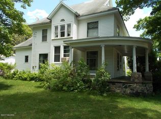 116 W Cherry St, Reading, MI 49274