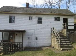 704 Benwood Ave, Mc Kees Rocks, PA 15136