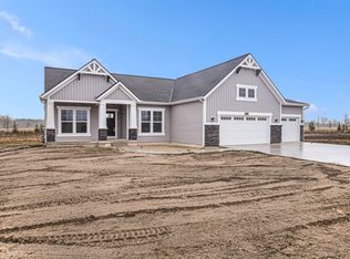 4709 Harkemas Creek Dr, Holland, MI 49424