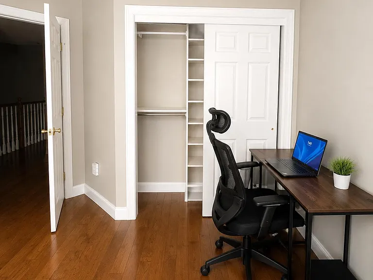 Guest bed/office