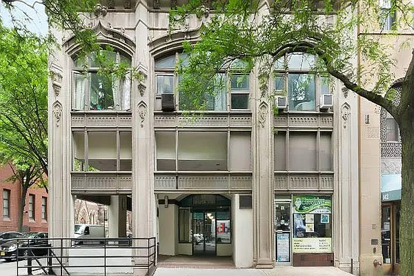 Sold by Compass | media 19