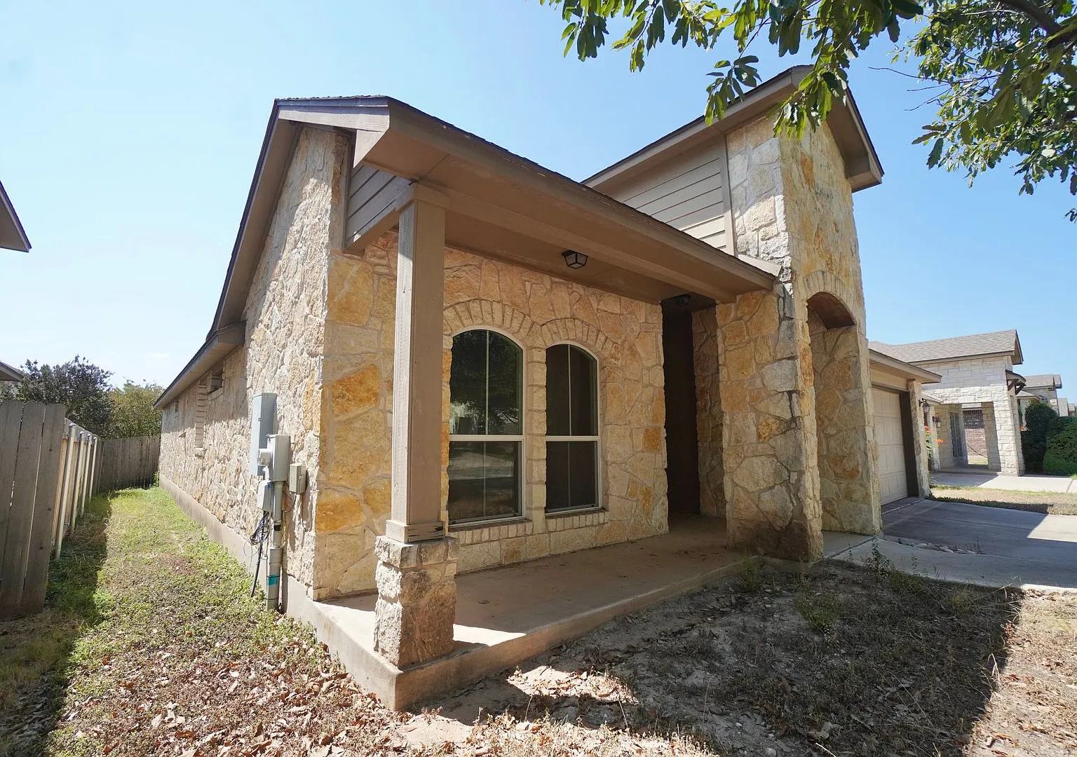 Charming 3 BR / 2 BA Cedar Park Home with Expansive Fenced Backyard — Photo 3