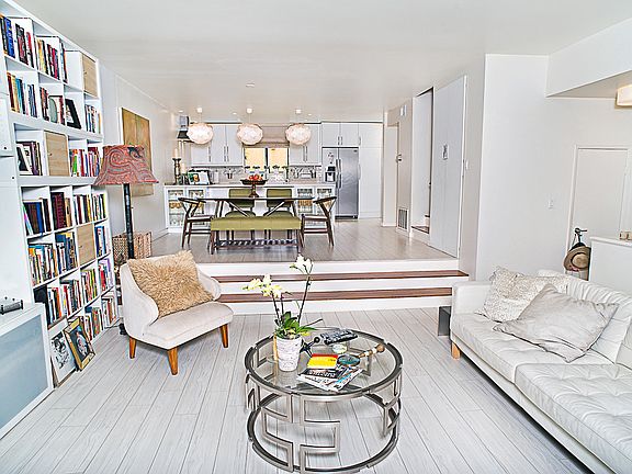 4th image of 21900 Marylee St Unit 282