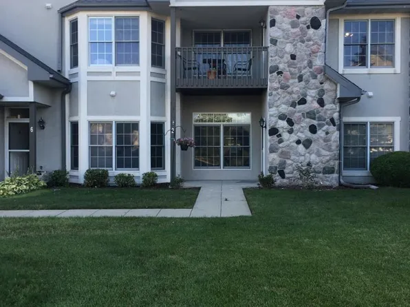 N30W23035 Pineview Cir, Pewaukee, WI 53072