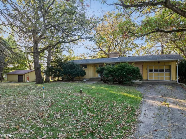 26015 Streit Rd, Harvard, IL 60033