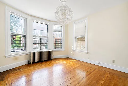 19-21 Lynwood Pl Photo 1
