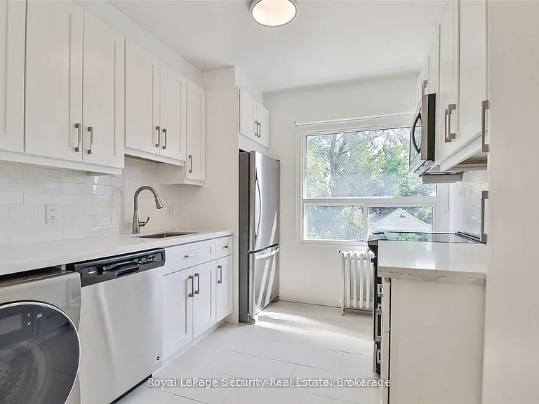 3317 Lake Shore Blvd W #2 — Photo 12