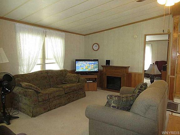 2nd image of 813 Thomas Ln