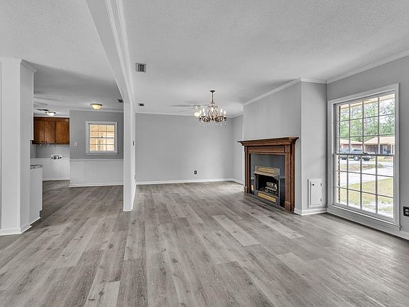 2nd image of 2206 Deborah Dr