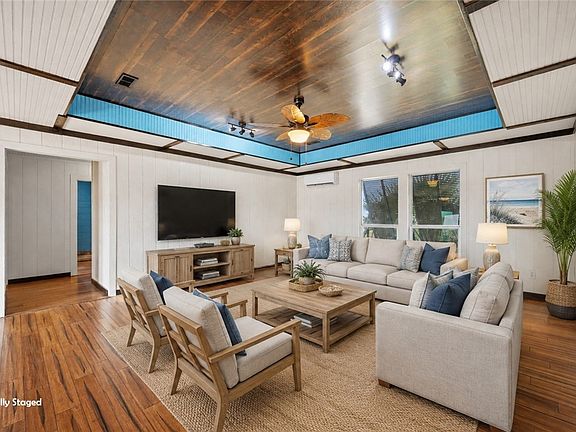 3rd image of 314 Cape Velero Dr