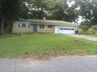 18 Seminole Trl, Pensacola, FL 32506