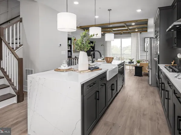 2728 Light St, Baltimore, MD 21230