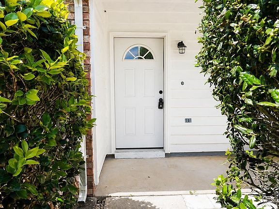 5th image of 449 Tampico Way