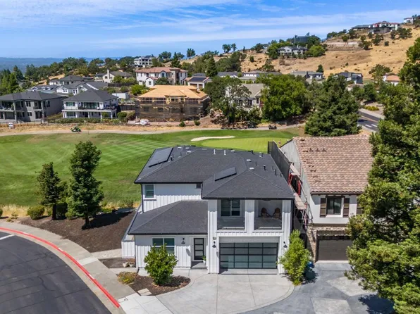 5702 Fairway Knoll Lane, Santa Rosa, CA 95403
