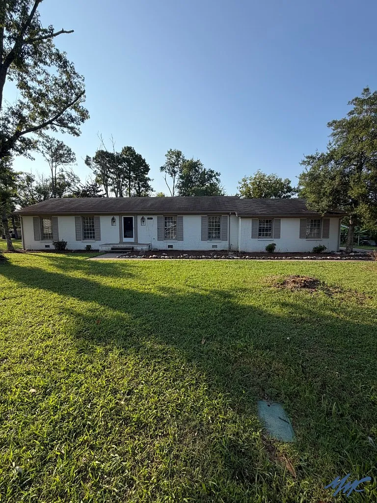 3 bed, 2.0 bath, 1566 sqft, $1,950 — Photo 1