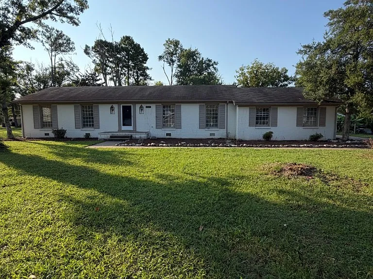 1600 Parklawn Dr — Photo 1