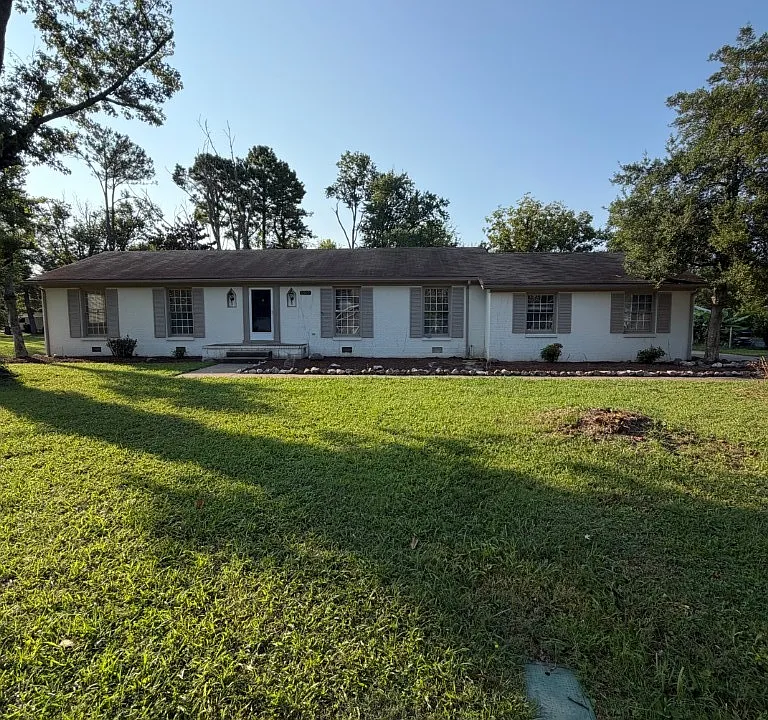 1600 Parklawn Dr