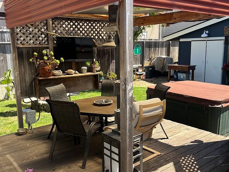 186 E St — Photo 14