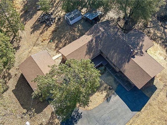 2nd image of 3826 Pinecrest Dr