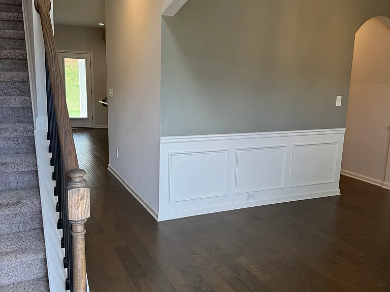 1082 Victorian Blvd — Photo 2