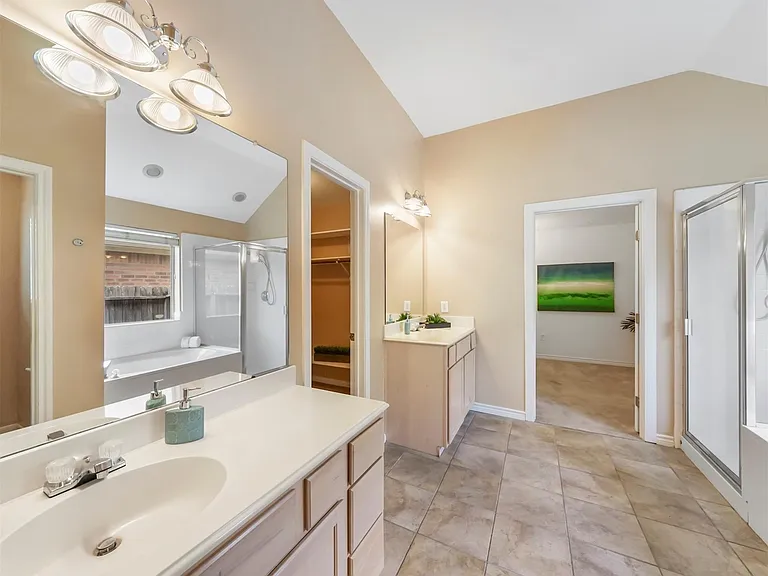 5219 Bay Pines Dr — Photo 13
