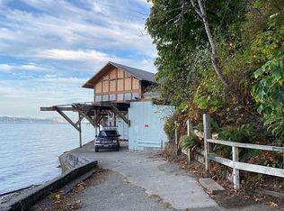 11096 Rolling Bay Walk NE, Bainbridge Island, WA 98110