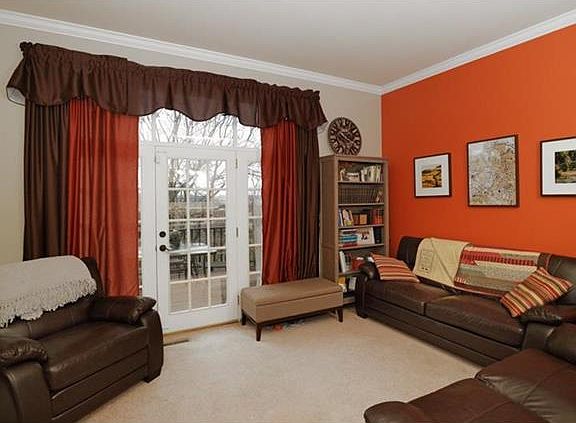 3rd image of 4016 Alden Dr