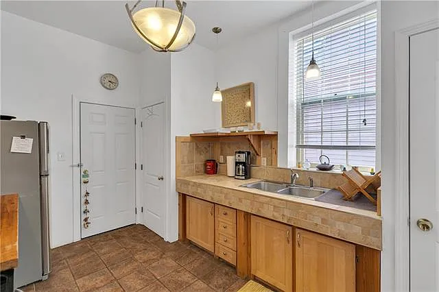 1420 Kerlerec St #2 — Photo 9