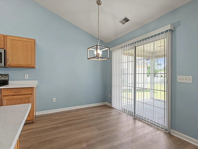 12 Torrey Ln — Photo 4