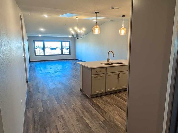 2nd image of 3928 Dorothys Ln