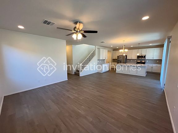 4th image of 17232 W Spur Dr