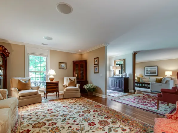 9156 Sawyer Brown Rd, Nashville, TN 37221