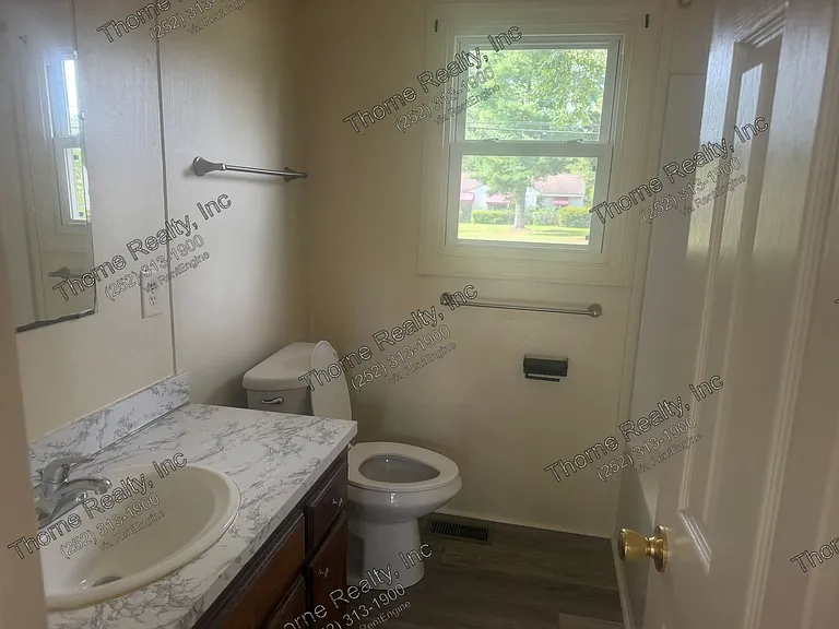 1201 Tarboro St — Photo 12