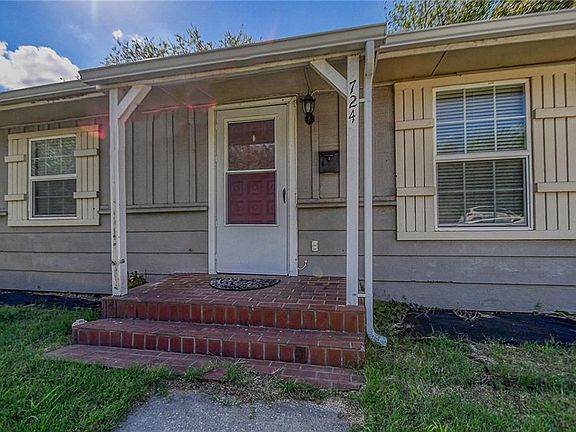 4th image of 724 N Stewart Ave