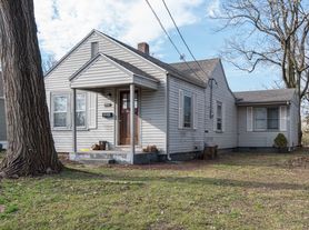 1441 E McDaniel St, Springfield, MO