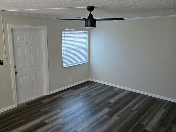 2nd image of 611 NE 14th Ave APT 201