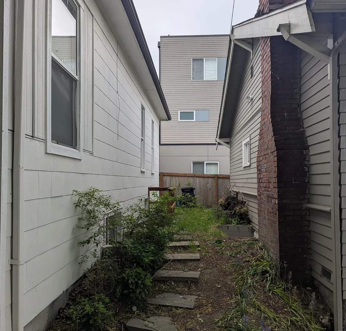 4 bed, 2.5 bath, 1600 sqft, $4,000 — Photo 4