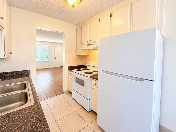 4th image of 1142 Terry Ln APT 11