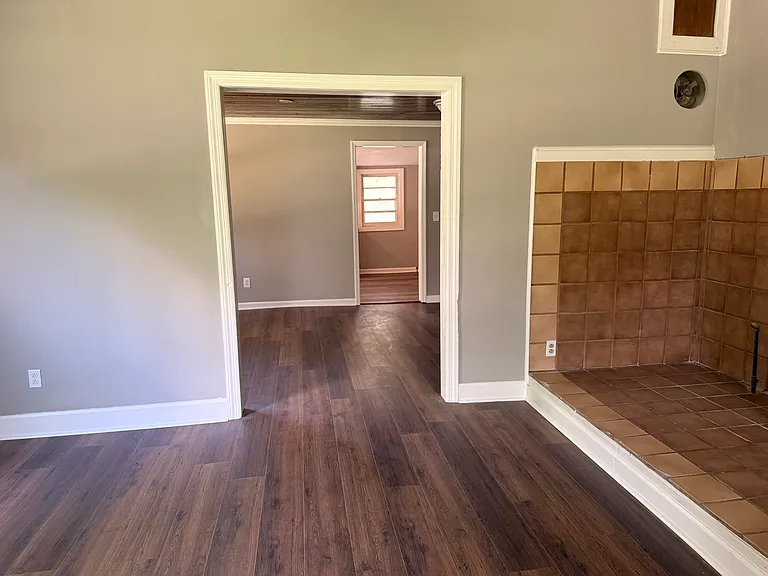 1341 Veterans Pkwy — Photo 5