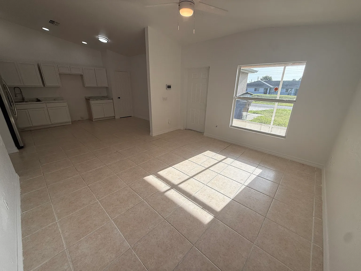 3 bed, 1208 sqft, $1,500 — Photo 4
