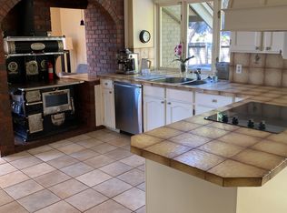 5515 Parthenon Pl, West Vancouver, BC V7W2V7