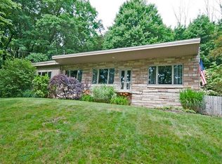 120 Lakeside Dr, Pittsburgh, PA
